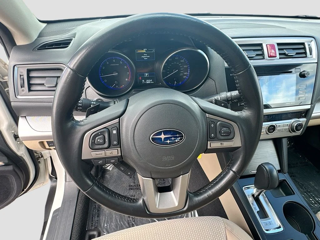 Used 2015 Crystal White Pearl Subaru 2.5i Premium image 10