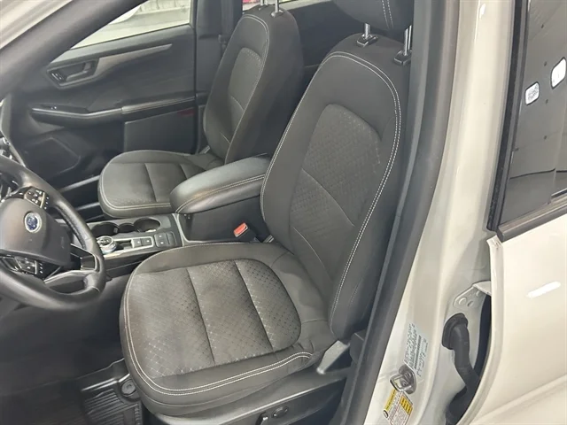 Used 2023 White FORD Active image 13