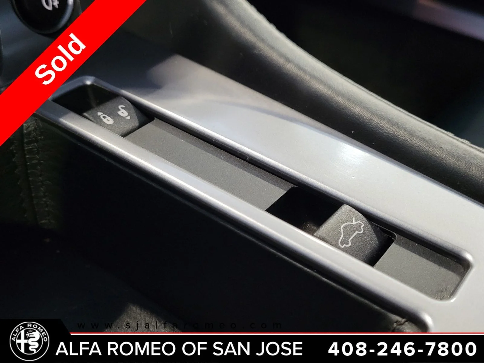 Used 2005 White Aston Martin Base image 22