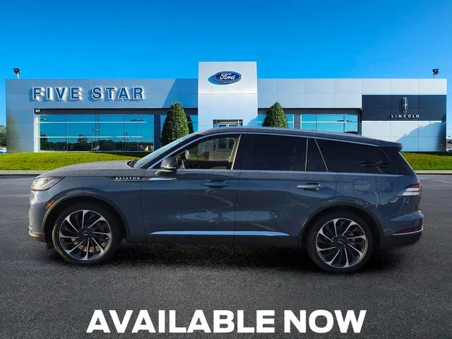 Used 2025 Blue Lincoln Reserve image 4