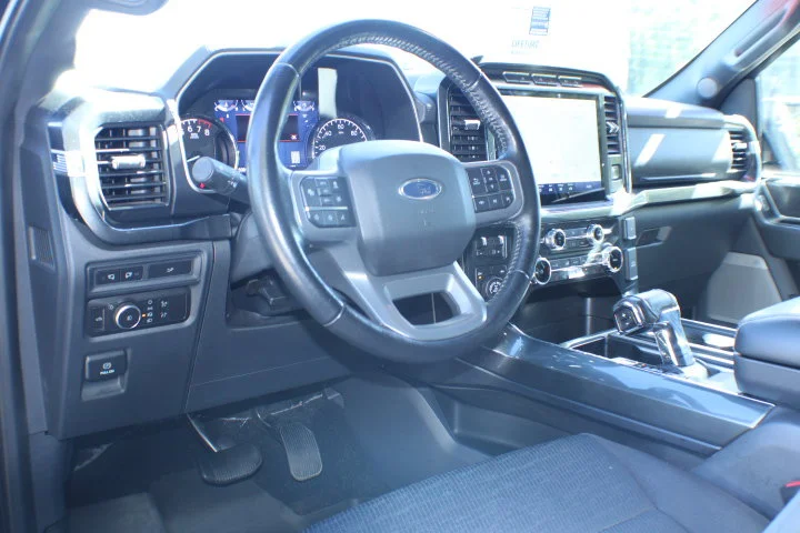 Used 2022  Ford LARIAT 4WD image 12