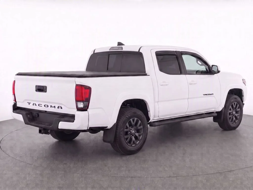 Used 2021 White Toyota SR5 image 3