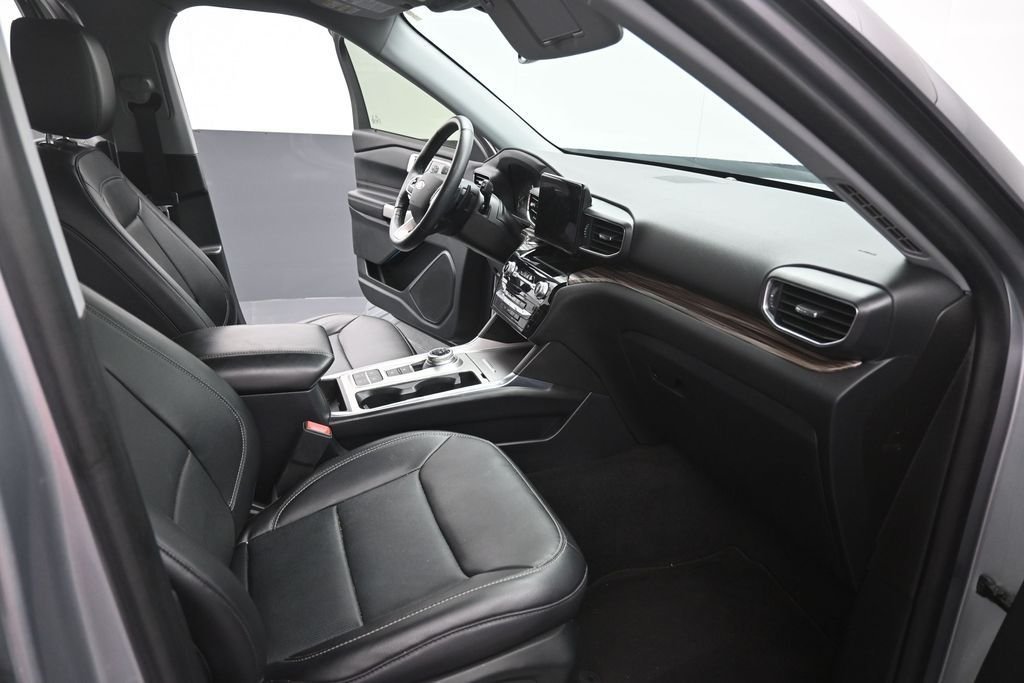 Used 2021 Silver Ford Limited image 24
