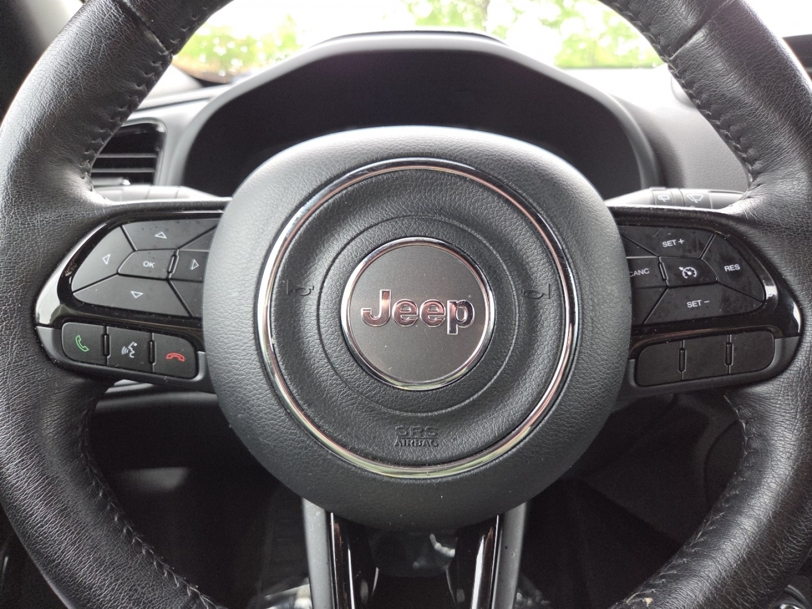 Used 2022 Slate Blue Jeep Altitude image 30