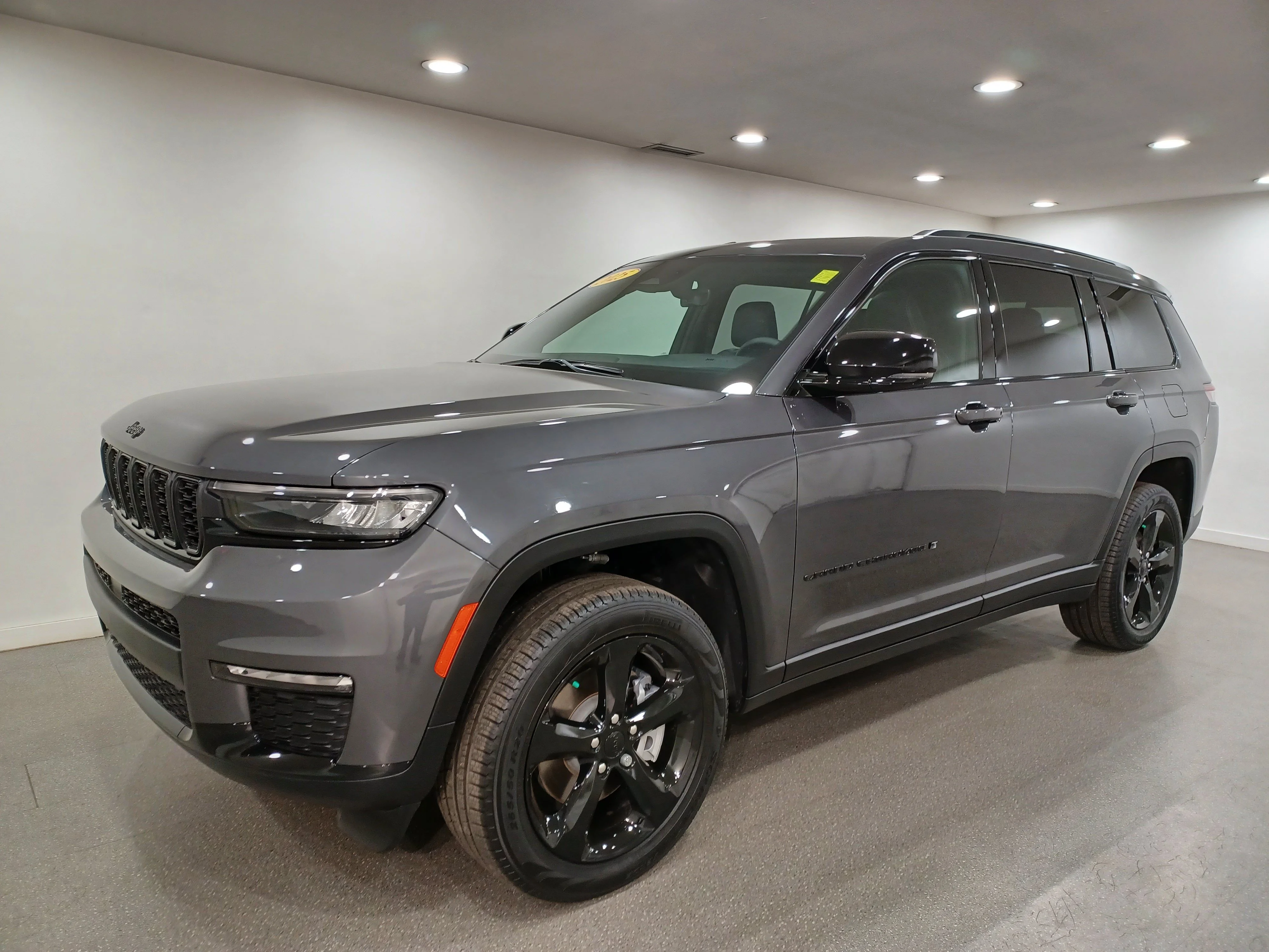 Used 2025 Baltic Grey Metallic Jeep Limited 4x4*6 Pass | Only 151km! | Adaptive Cruise | Remote Start | Nav | Htd Leather | Pano Roof image 2
