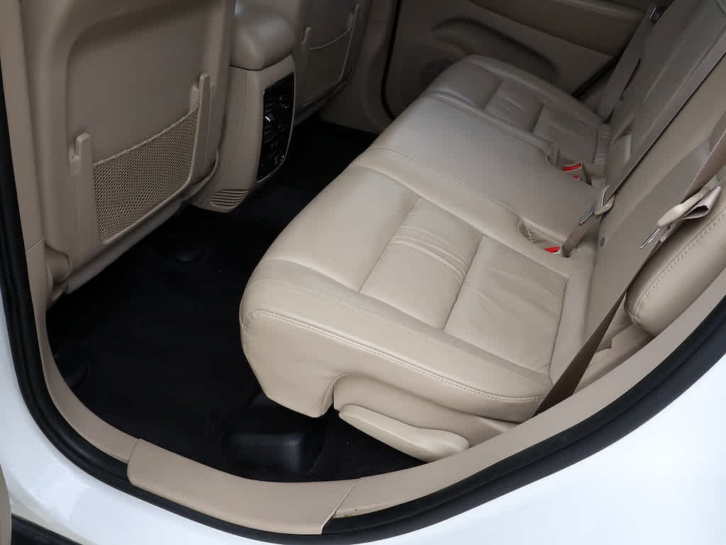 Used 2016 Bright White Clearcoat Jeep Limited image 28