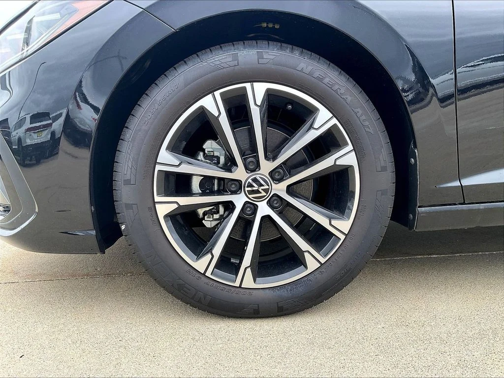 New 2026 Black Volkswagen 1.5T Sport image 17