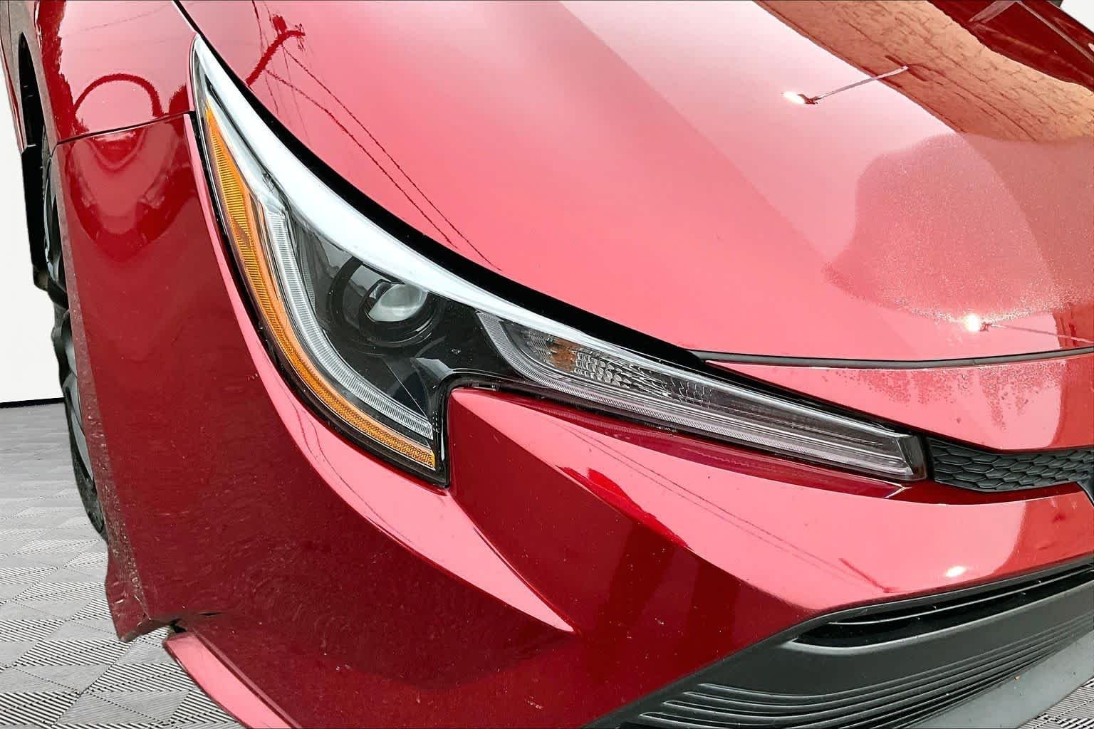 Used 2025 Ruby Flare Pearl Toyota LE image 28