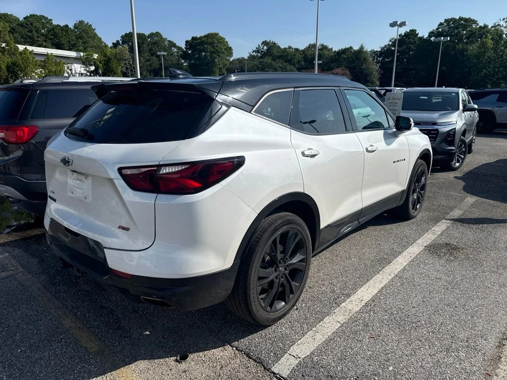 Used 2022 Beige Chevrolet RS image 5