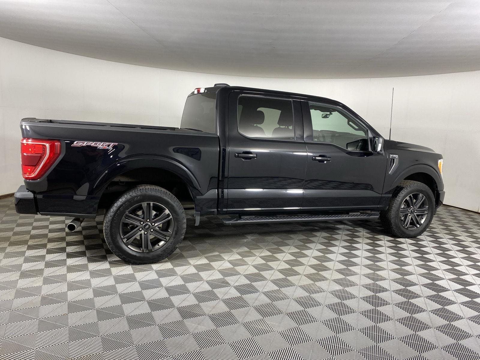 Used 2022 Agate Black Ford XLT image 11