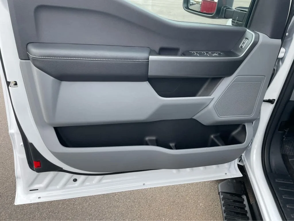 New 2026 Oxford White Ford F-350® XL image 13