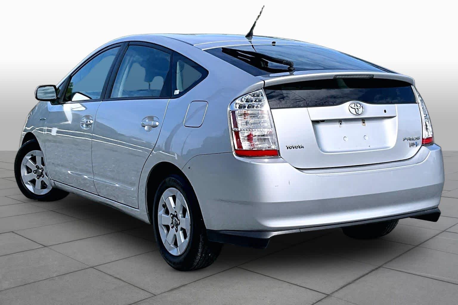 Used 2008 Classic Silver Metallic Toyota  image 11