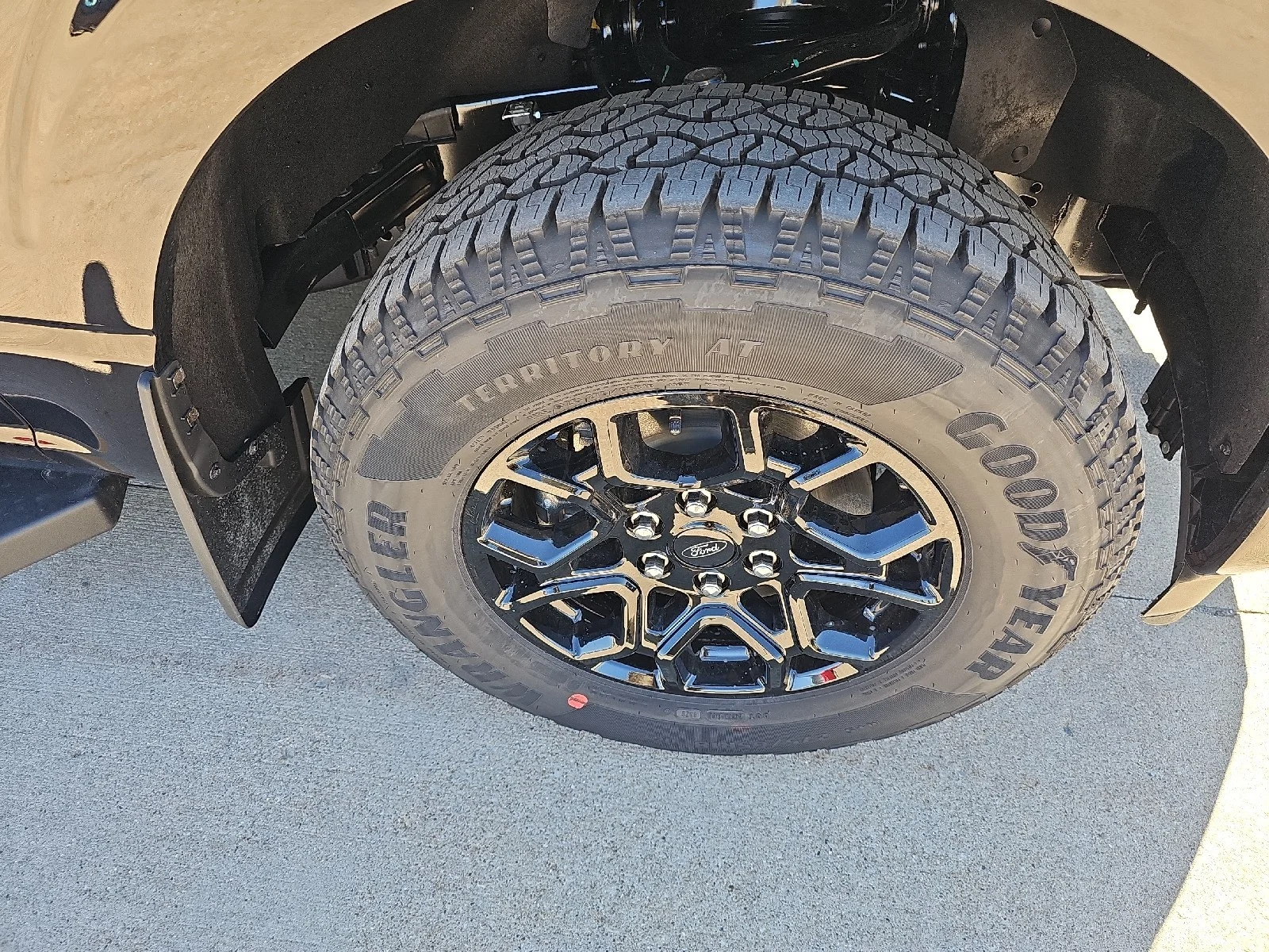 New 2026 Agate Black Metallic Ford XLT image 4
