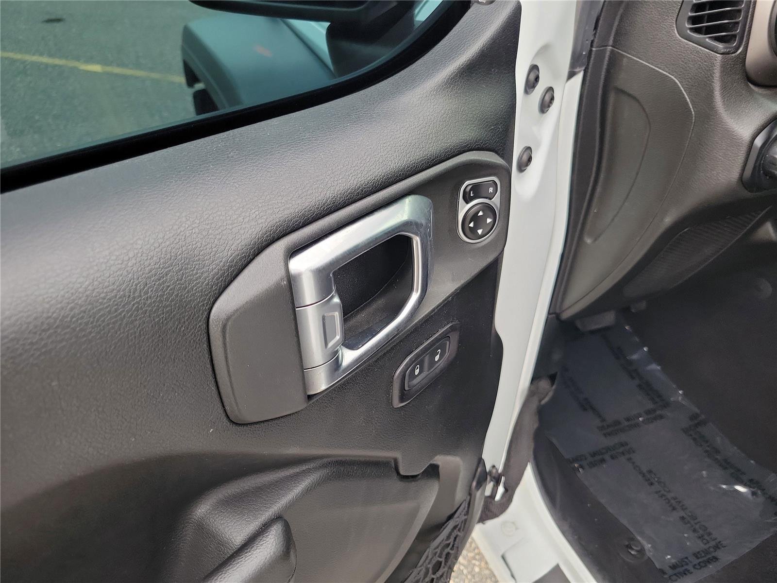 Used 2020 Bright White Clearcoat Jeep Sport S image 10