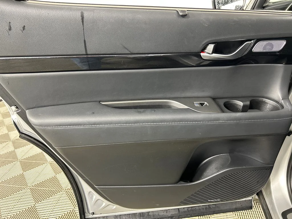 Used 2022 Silver Hyundai Limited image 16