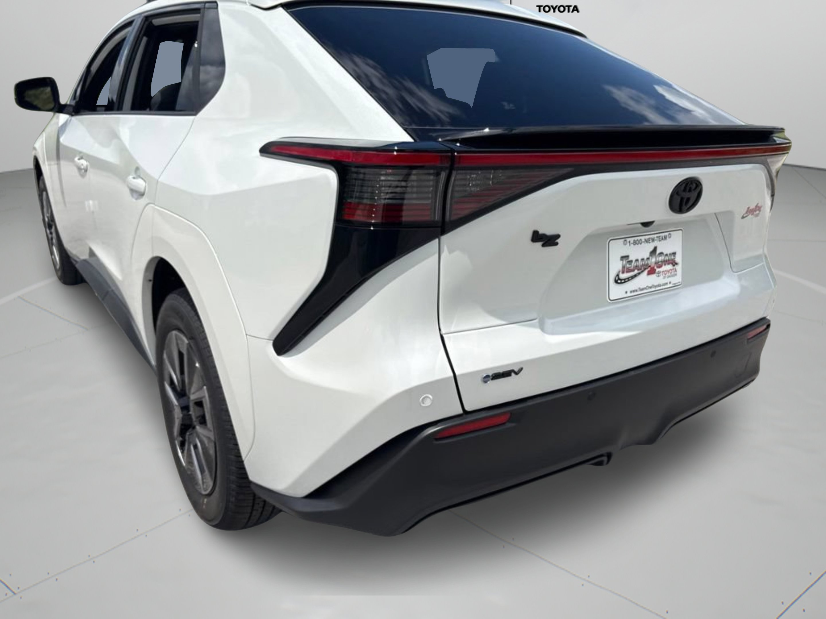 New 2026 Wind Chill Pearl Toyota XLE image 30