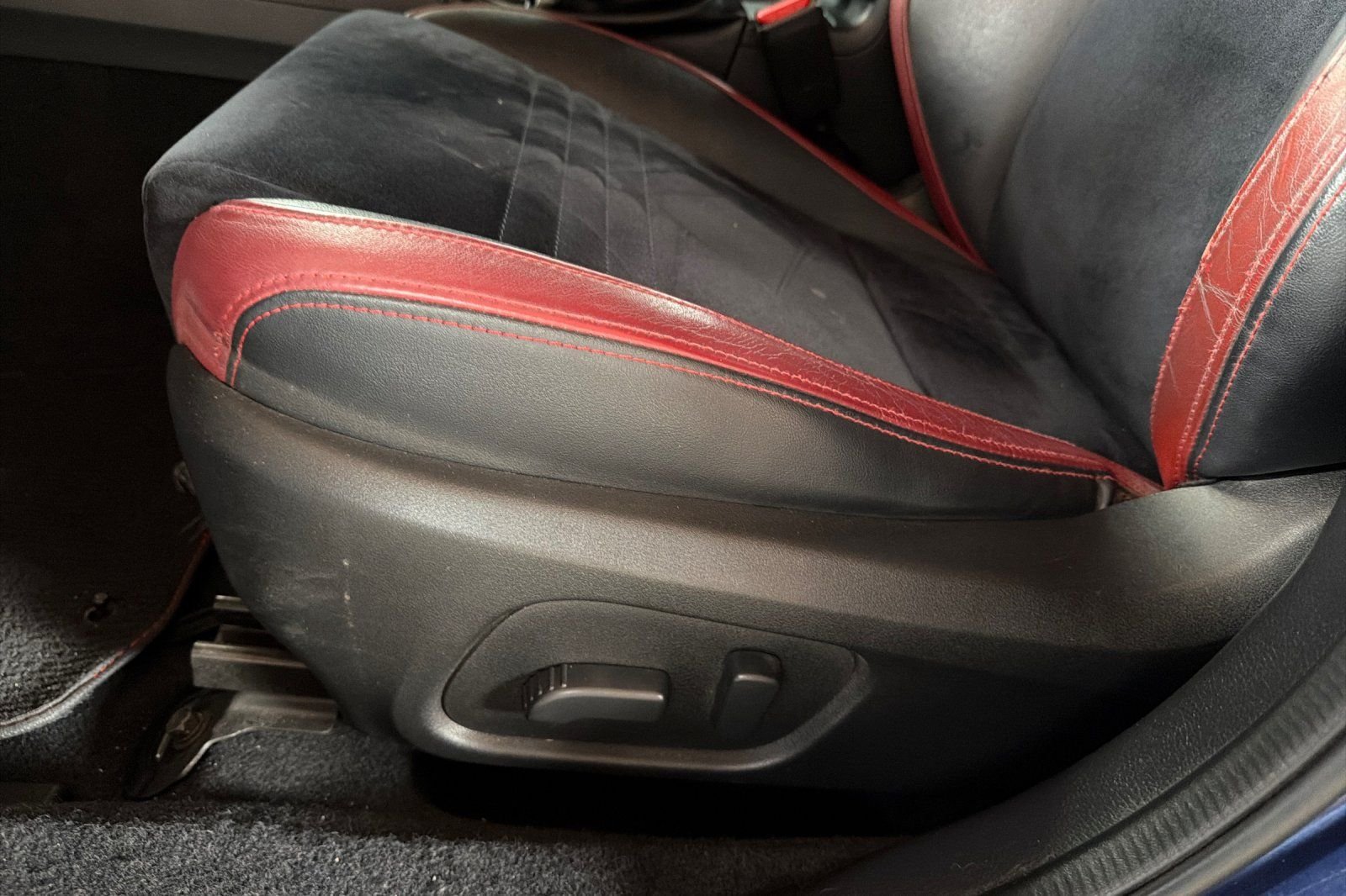 Used 2019 Blue Subaru Premium image 15