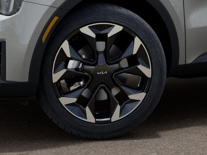 New 2026 Ivory Silver Kia SX image 9
