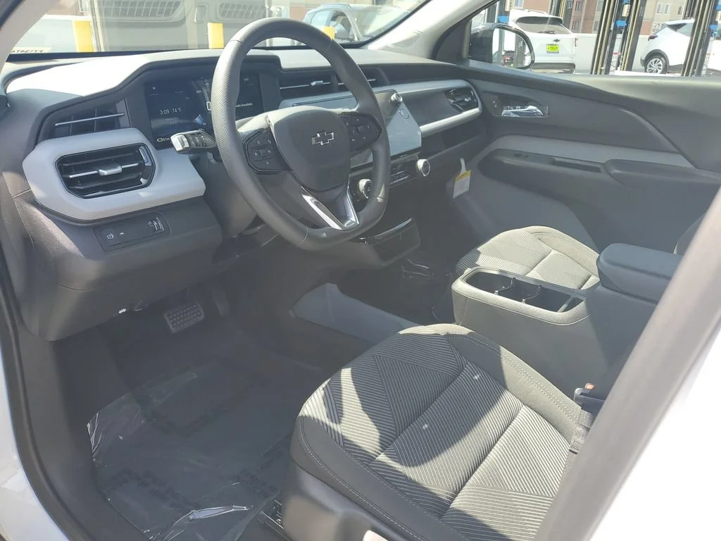 2027 Chevrolet Bolt LT - Photo 18