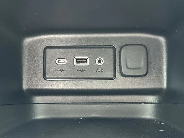 Used 2022 Blue Chevrolet LS image 13