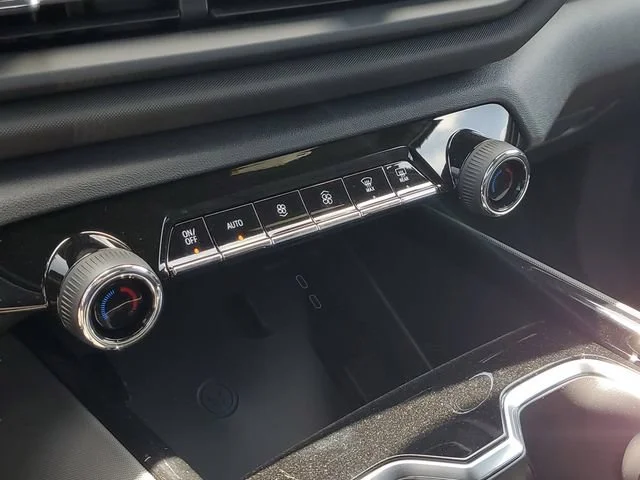 New 2026 Black Chevrolet LT - Extended Range image 28