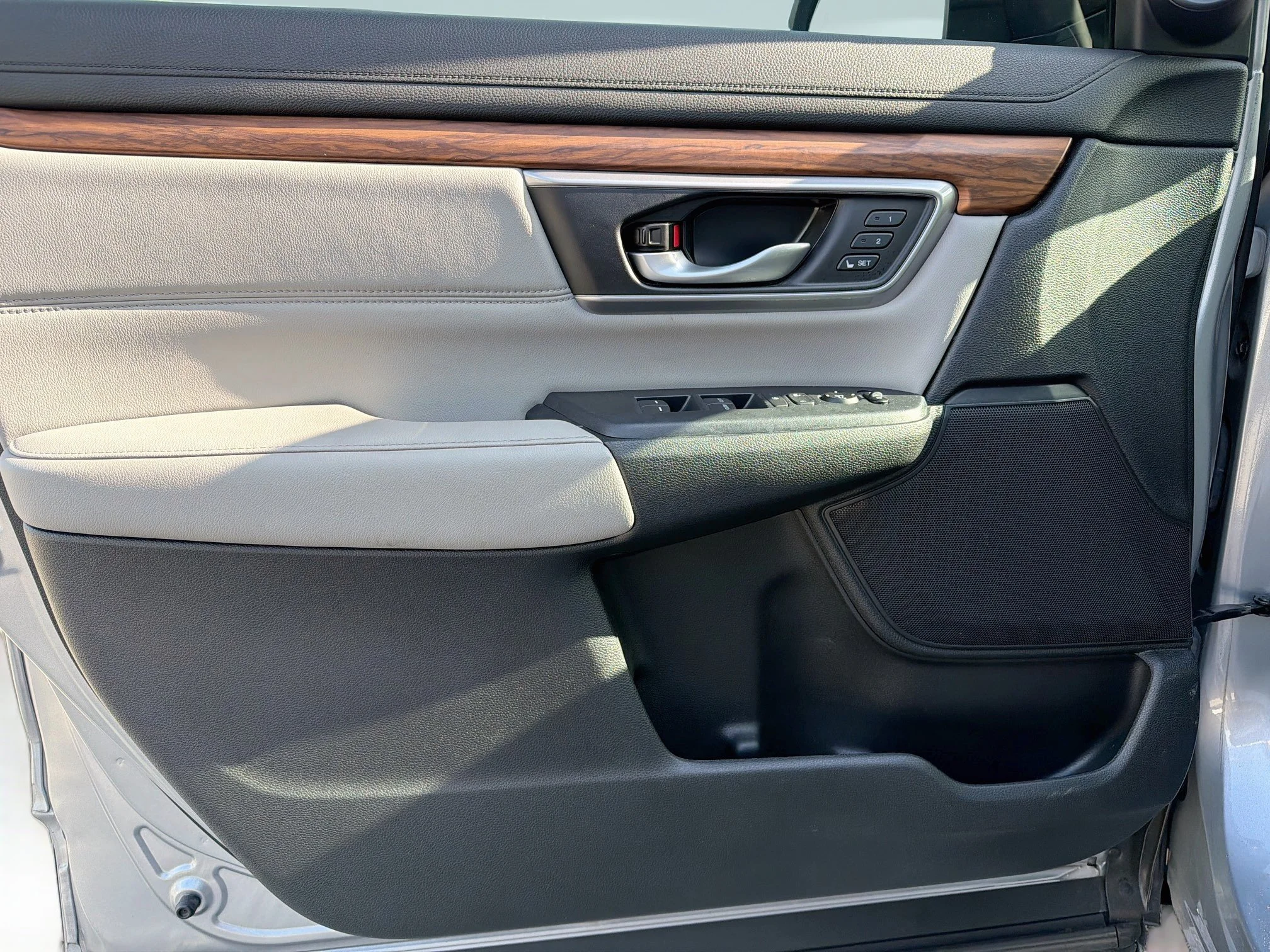 Used 2019 Lunar Silver Metallic Honda EX-L image 20