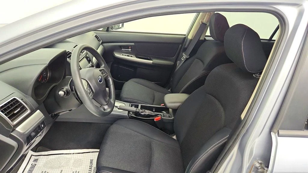 Used 2015 Ice Silver Metallic Subaru 5dr CVT 2.0i Premium image 19
