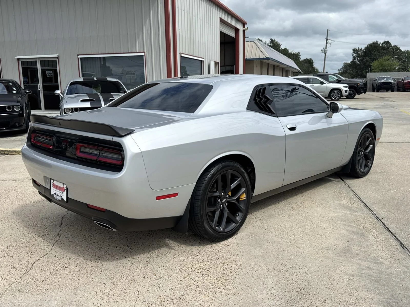 Used 2022 Triple Nickel Clearcoat Dodge SXT image 7