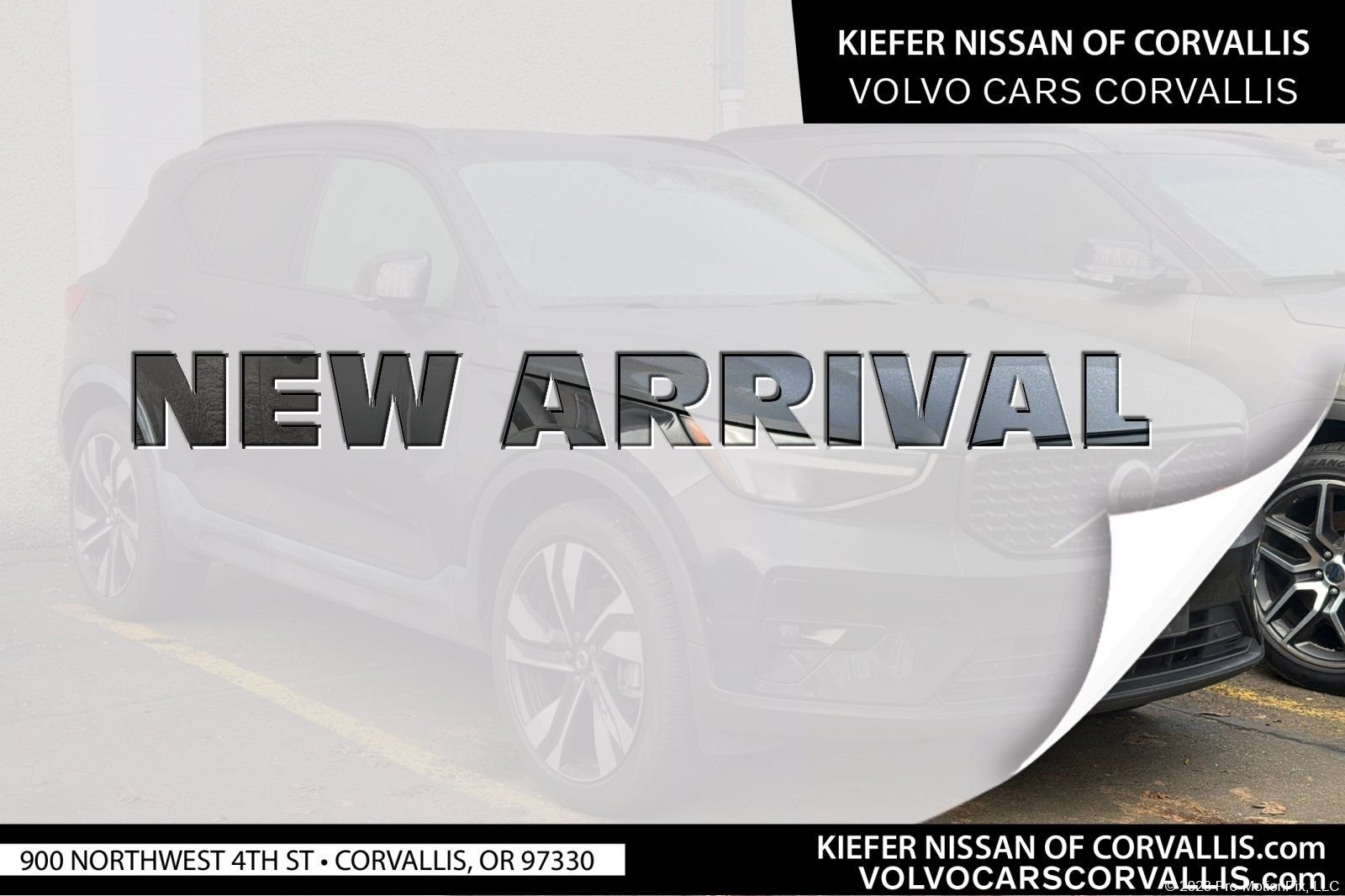2023 Volvo XC40 B5 Plus Dark AWD's photo