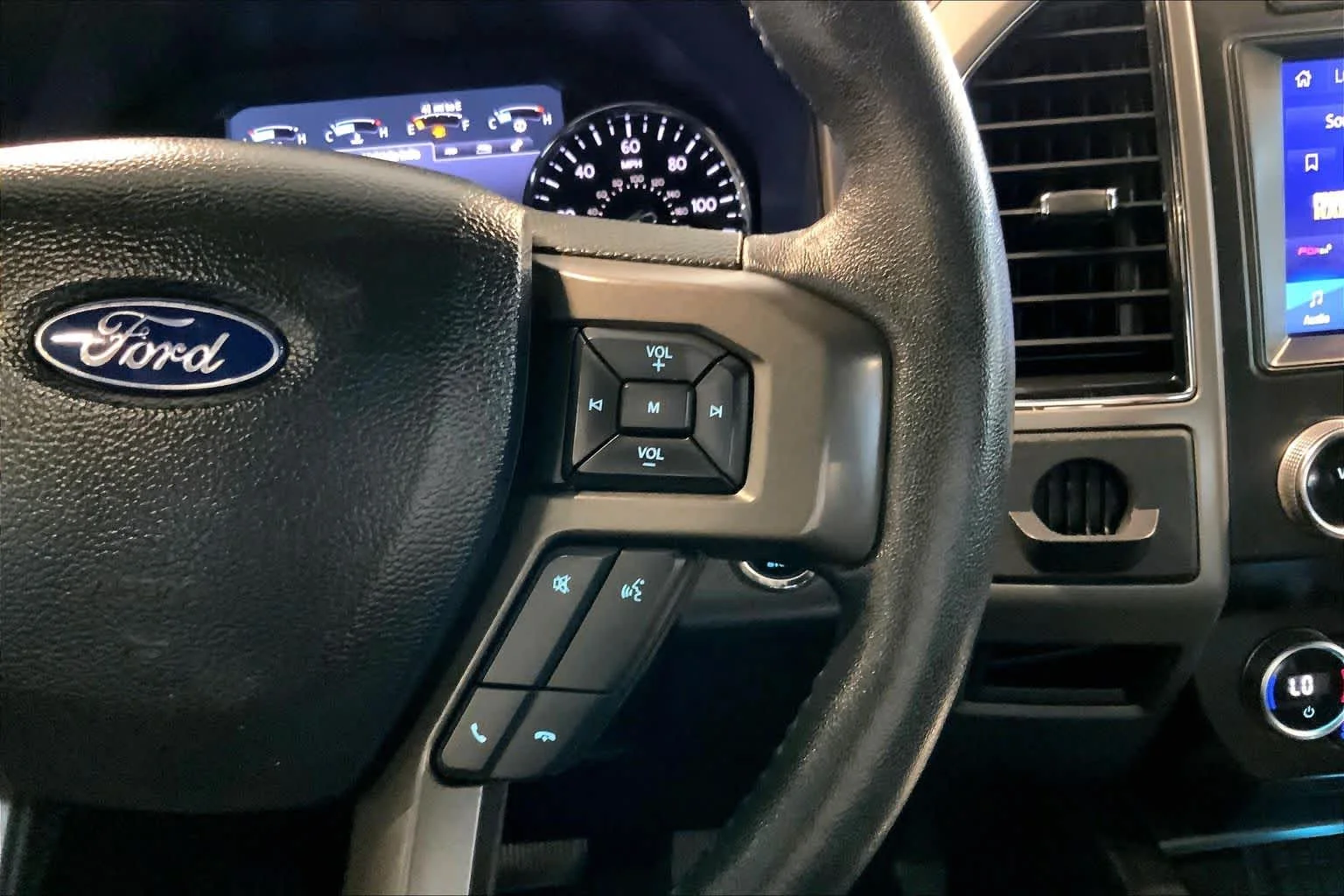 Used 2020 Oxford White Ford XLT image 25