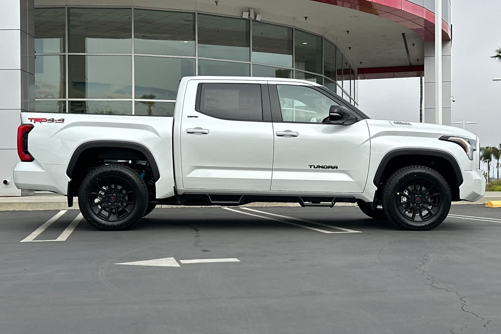 New 2026 Wind Chill Pearl <sup>1</sup> Toyota Tundra Limited image 3