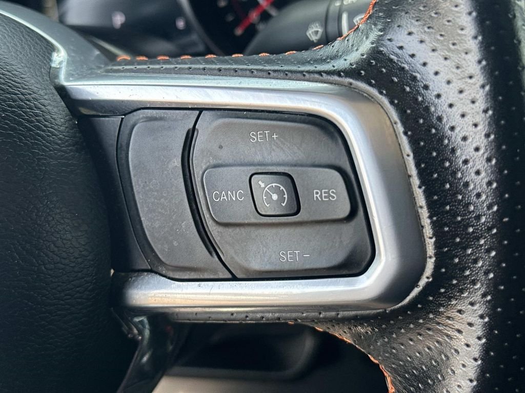 Used 2022 Gray Jeep Mojave image 25
