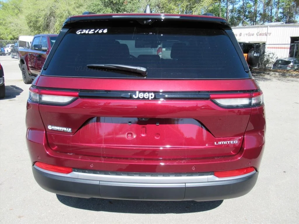 New 2026 Velvet Red Pearl-Coat Exterior Paint Jeep Limited image 5