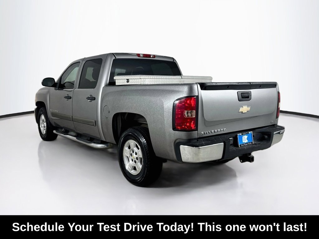 Used 2008 Graystone Metallic Chevrolet LT image 6
