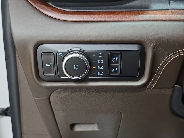 Used 2023 White Ford King Ranch image 26