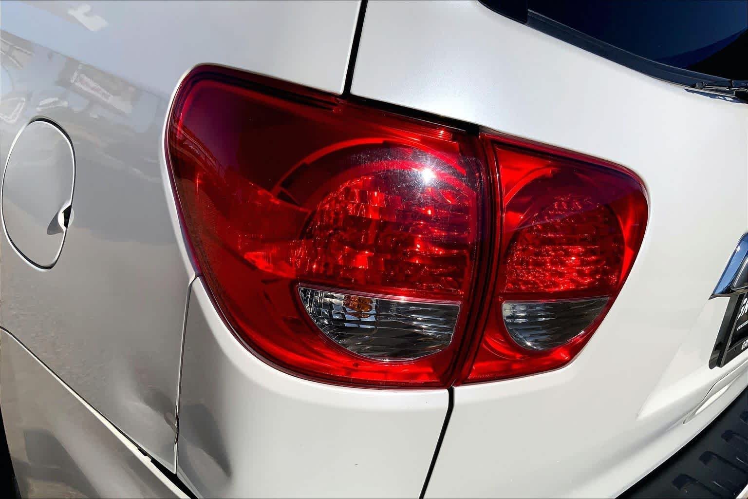 Used 2017 Blizzard Pearl Toyota Platinum image 29