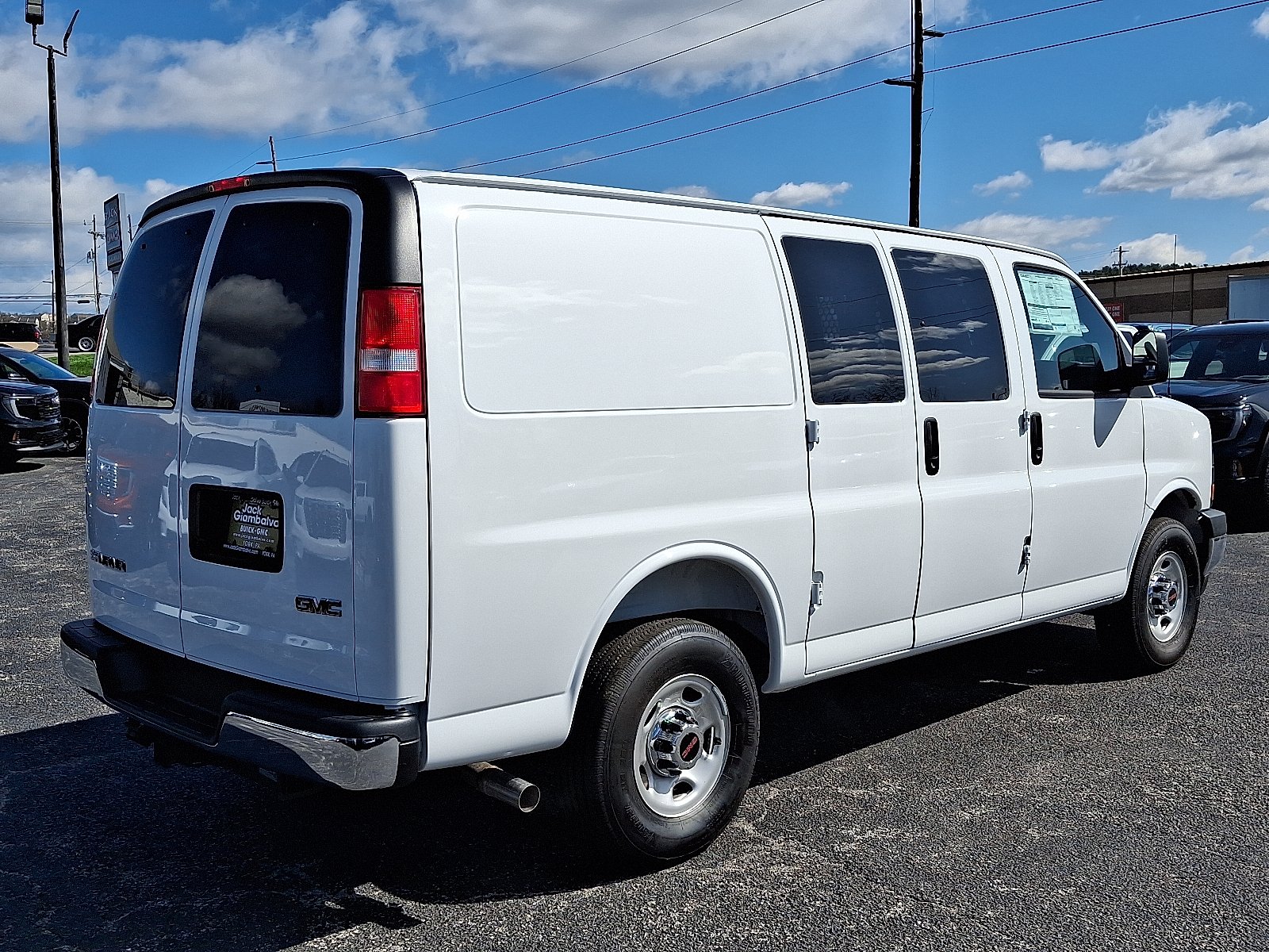 2025 GMC Savana Cargo Work Van - Photo 7
