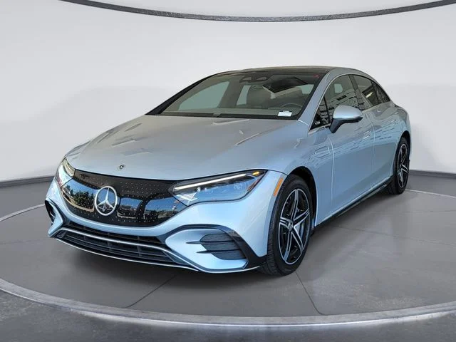 Used 2023 Silver Mercedes-Benz 500 Sedan image 4