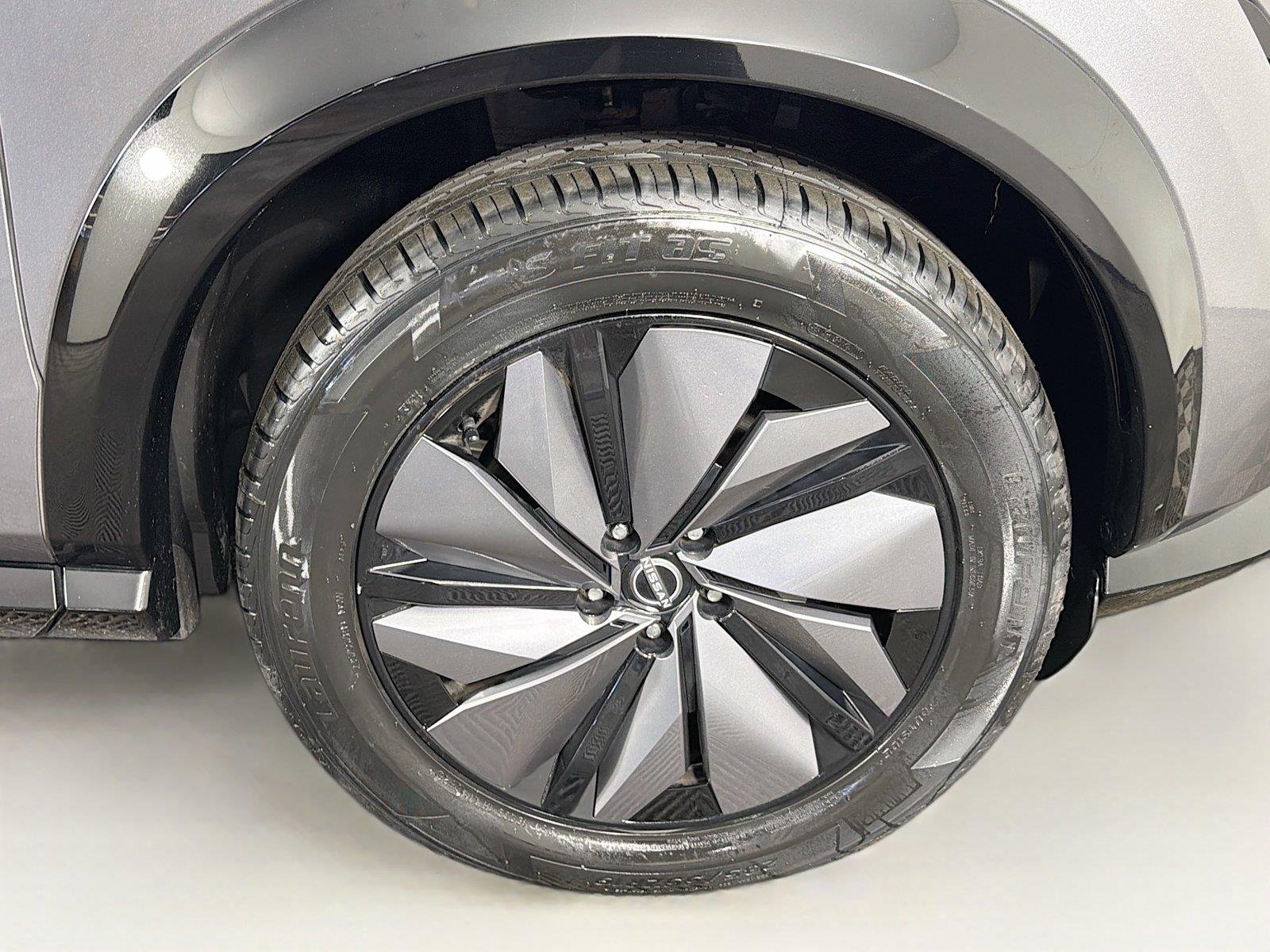 Used 2023 Gun Metallic Nissan ENGAGE image 37