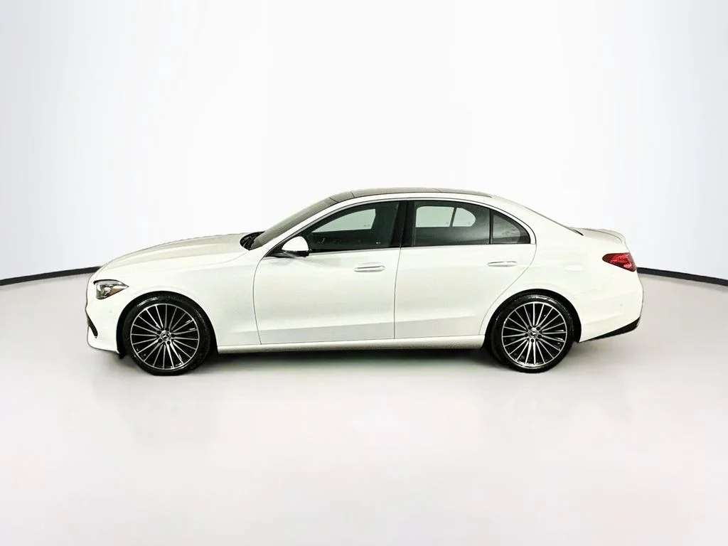 Used 2026  Mercedes-Benz C 300 image 4