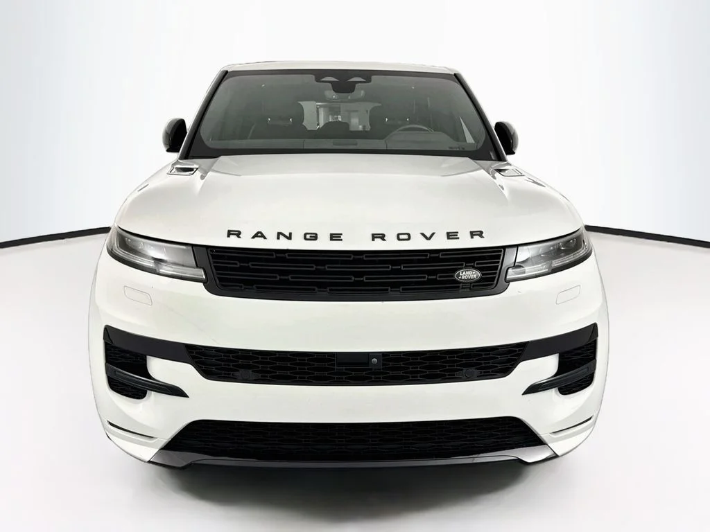 Used 2025 White Land Rover Dynamic SE image 2