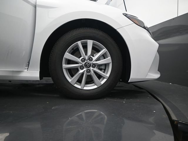 New 2026 Ice Cap Toyota LE image 15
