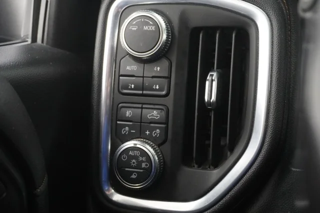 Used 2021 BLACK GMC AT4 image 29