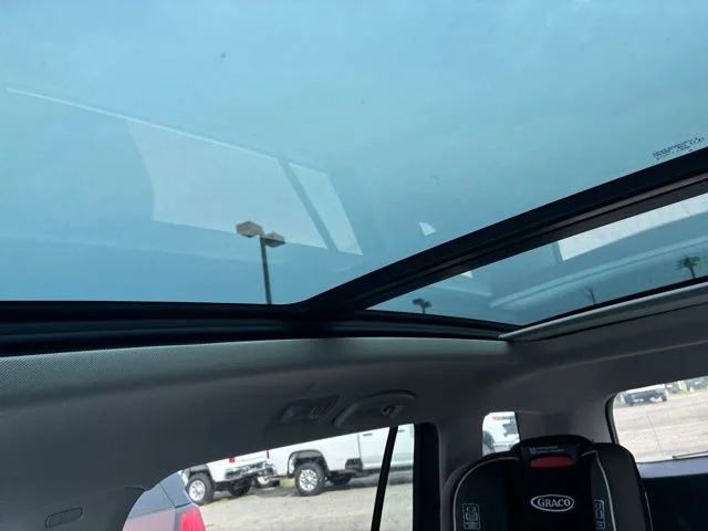 Used 2019 Gray Volkswagen SEL image 12