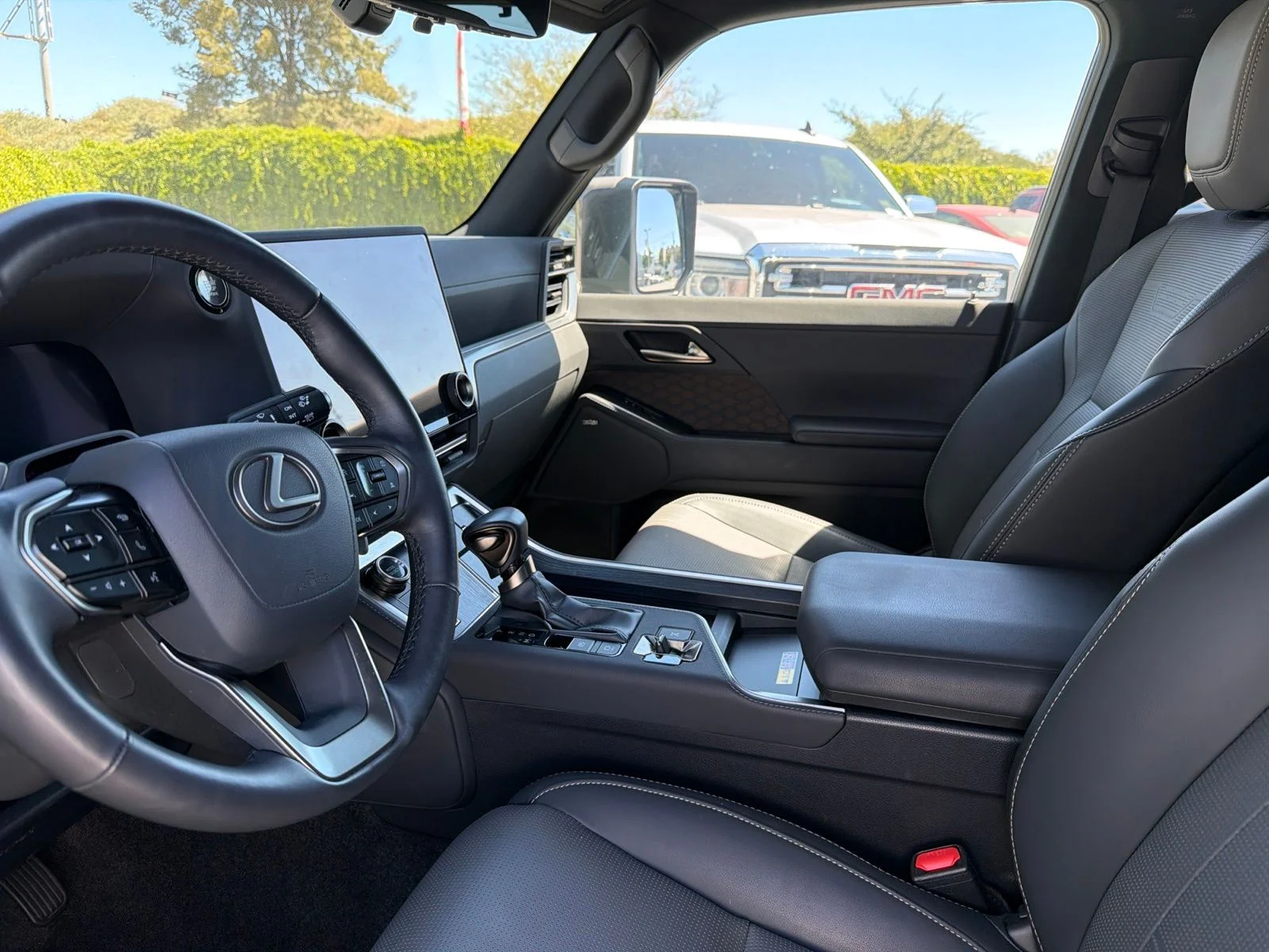 Used 2024 Incognito Lexus 550 Luxury+ image 5