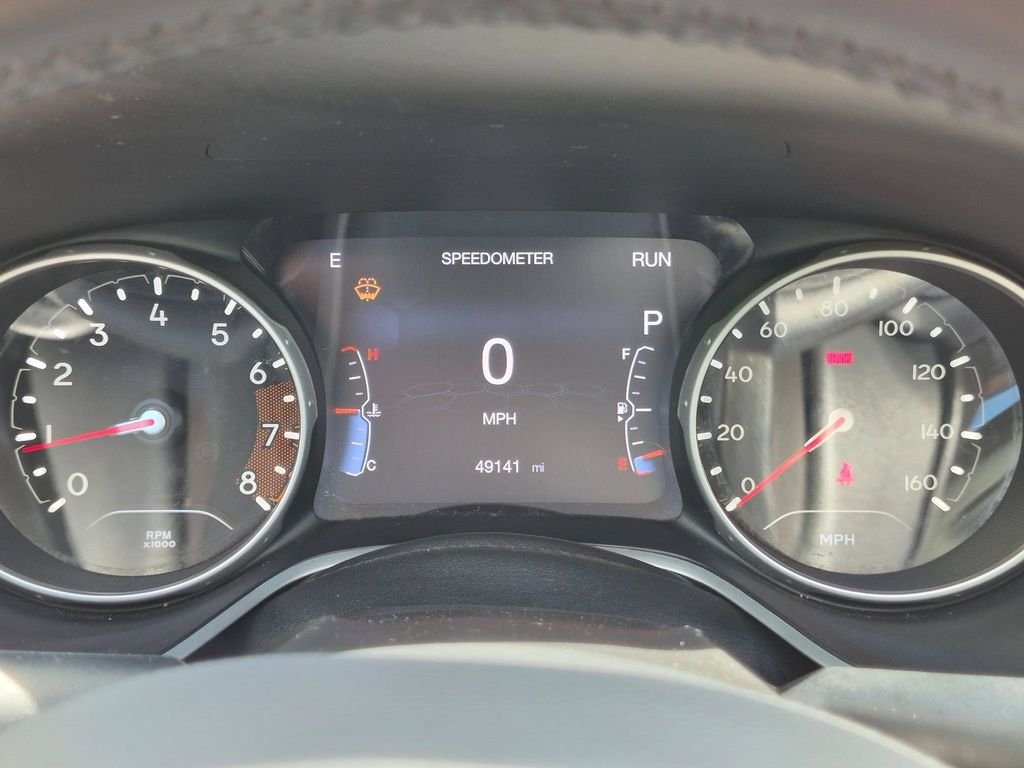 Used 2020 White Jeep Latitude image 15