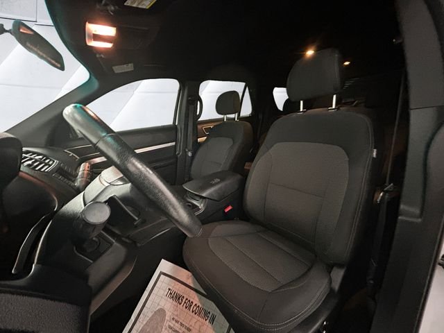 Used 2016 White Ford XLT image 8