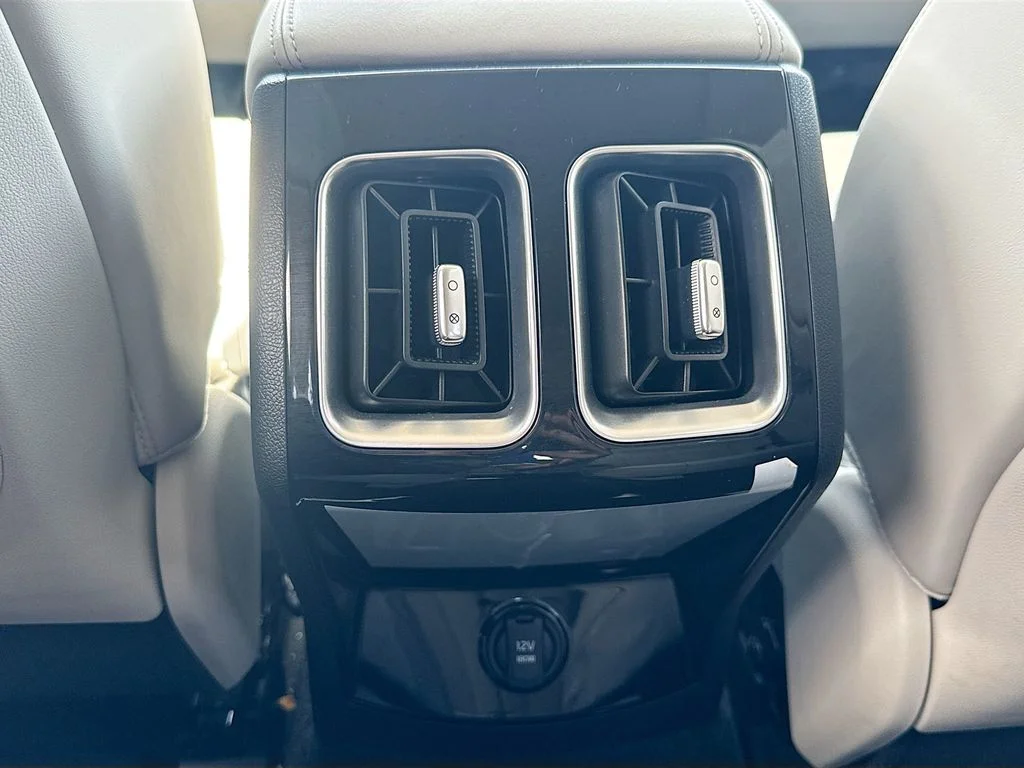 Used 2025 White Kia SX image 28