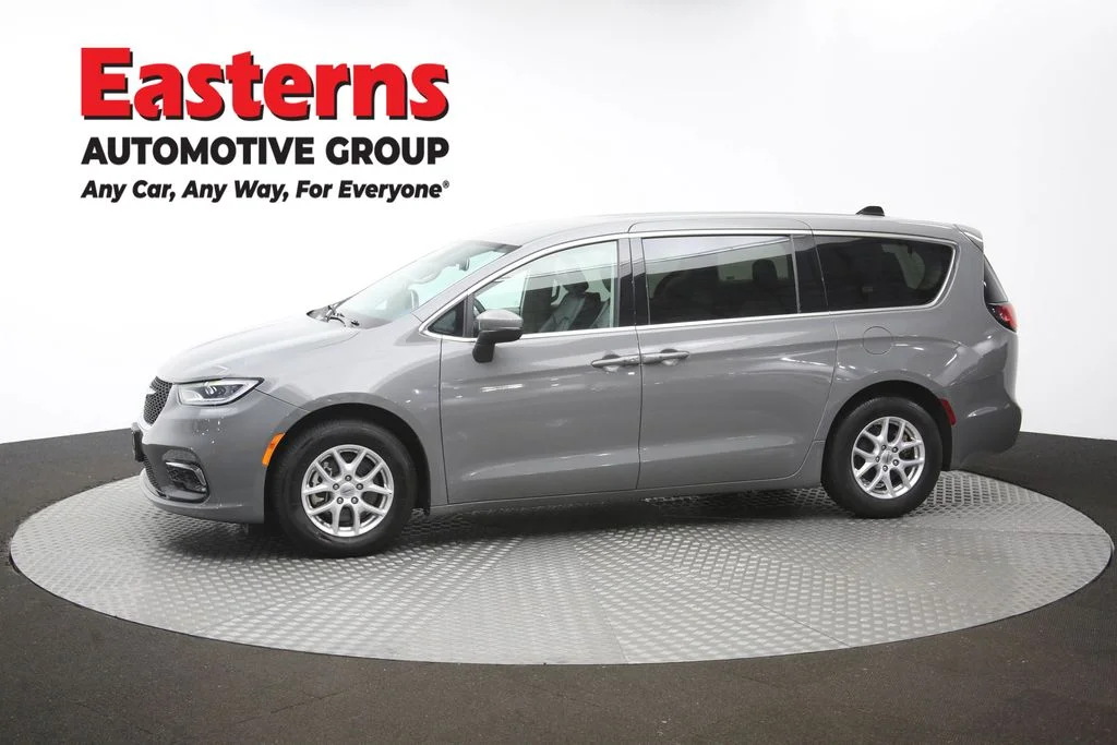Used 2023 White Chrysler Touring L image 59