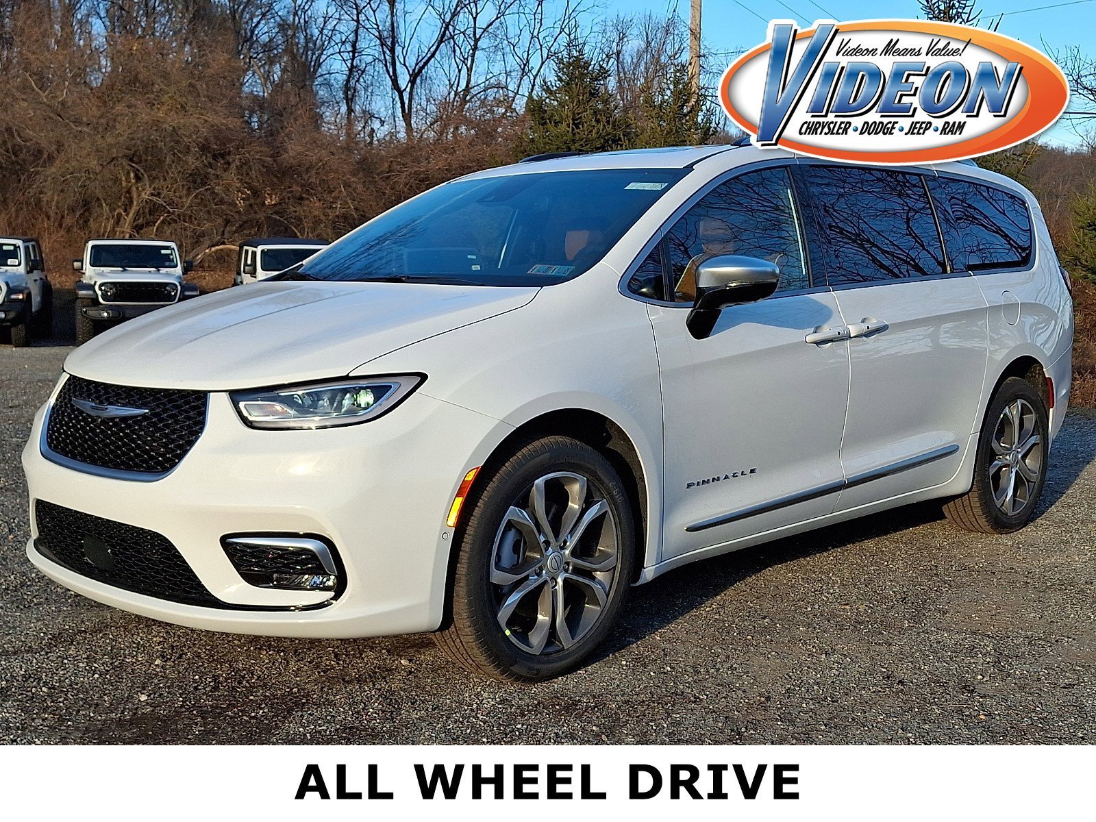 2026 Chrysler Pacifica Pinnacle AWD's photo
